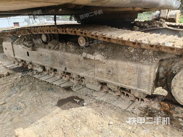 右側(cè)履帶整體(行走機(jī)構(gòu)) 右側(cè)履帶整體(行走機(jī)構(gòu))
