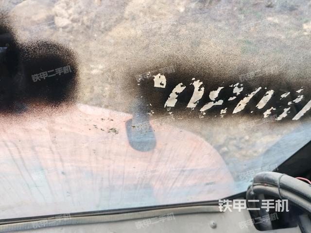后窗玻璃角標(駕駛室部分) 后窗玻璃角標(駕駛室部分)