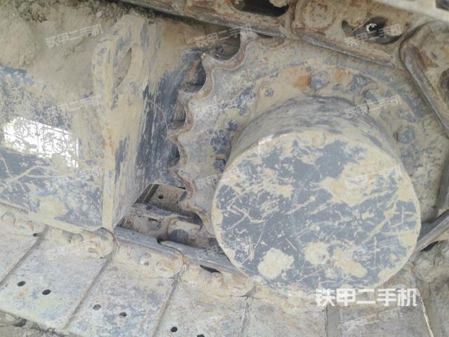 左驅(qū)動輪（行走機(jī)構(gòu)）