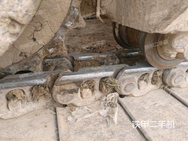 右驅(qū)動(dòng)輪（行走機(jī)構(gòu)）