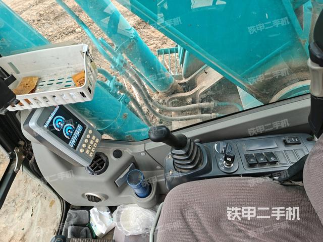 座椅左側(cè)控制臺(tái)/音響/含左手柄（駕駛室部分）