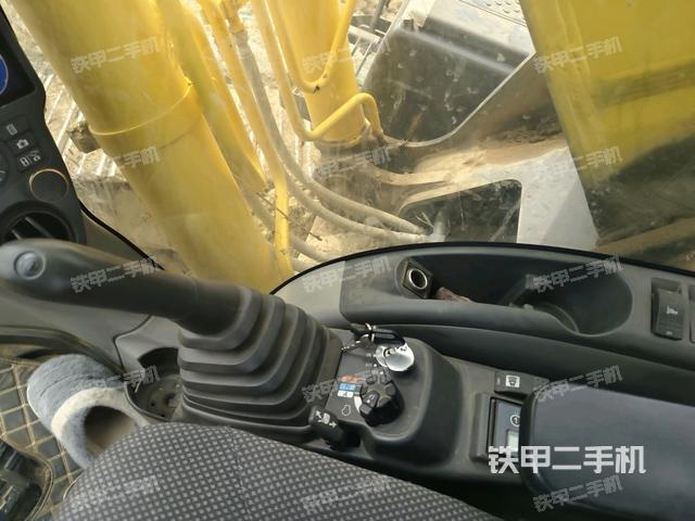 后窗玻璃角標(biāo)(駕駛室部分) 后窗玻璃角標(biāo)(駕駛室部分)