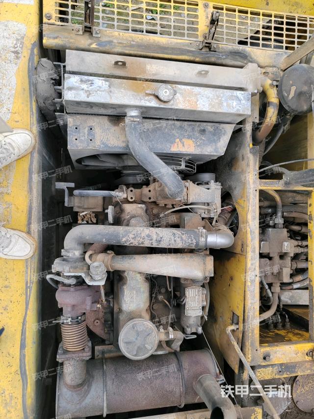 發(fā)動(dòng)機(jī)室(上車部件) 發(fā)動(dòng)機(jī)室(上車部件)