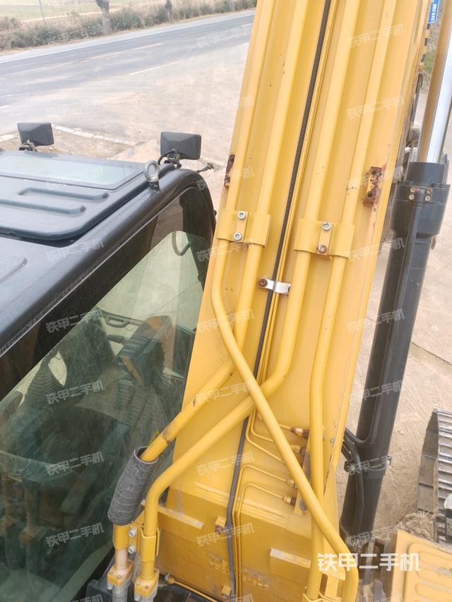 大臂背部俯視（工作和回轉(zhuǎn)裝置）