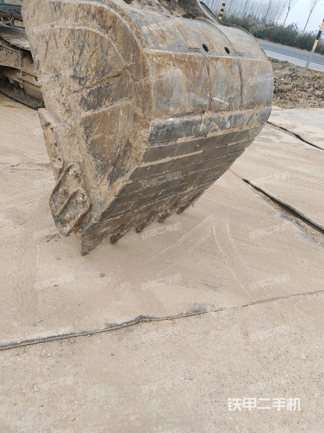 鏟斗右后整體（工作和回轉(zhuǎn)裝置）