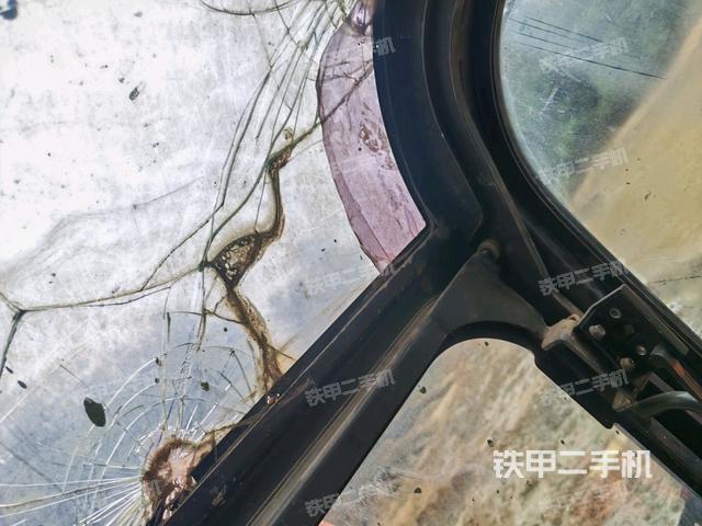 右側玻璃角標(駕駛室部分) 右側玻璃角標(駕駛室部分)
