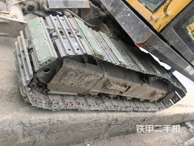 左側(cè)履帶整體?(行走機(jī)構(gòu)) 左側(cè)履帶整體?(行走機(jī)構(gòu))