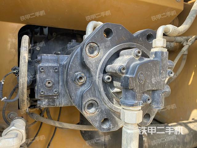 液壓泵斜45?左(大件艙室) 液壓泵斜45?左(大件艙室)