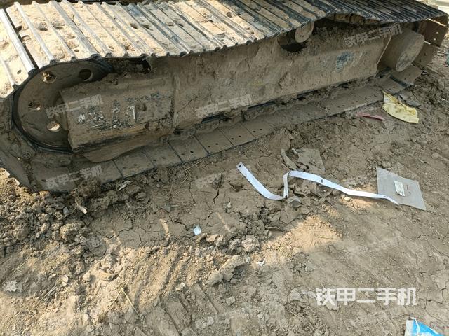 左側(cè)履帶整體?(行走機(jī)構(gòu)) 左側(cè)履帶整體?(行走機(jī)構(gòu))