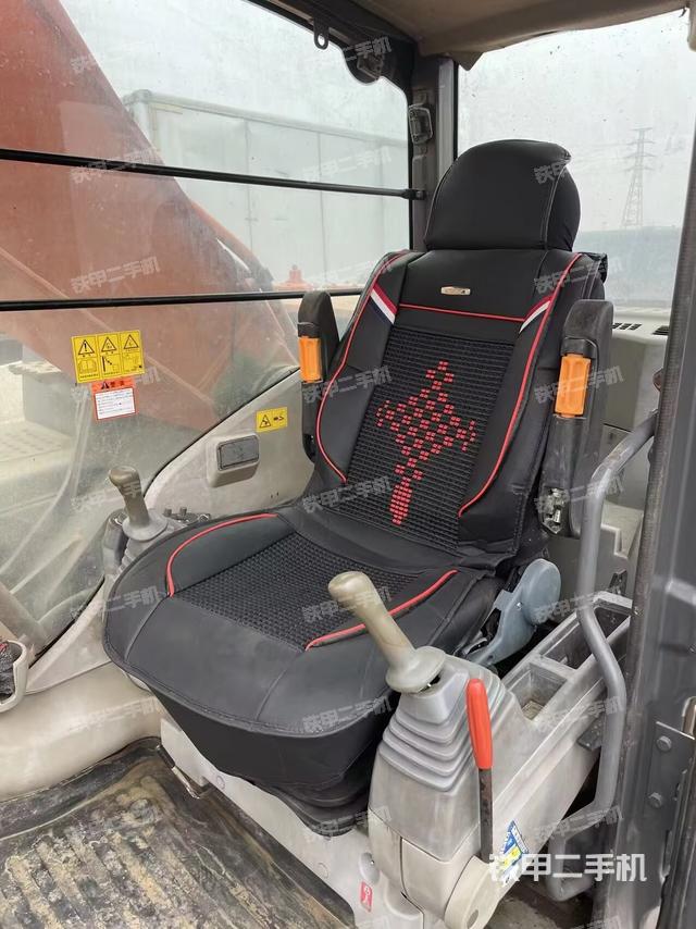 駕駛室整體（整機(jī)外觀）