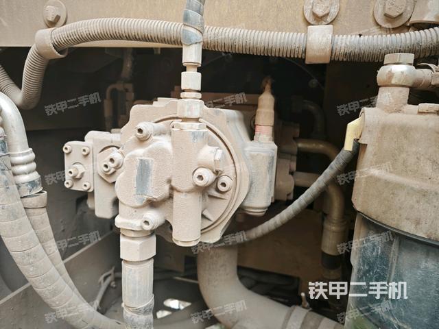 液壓泵斜45?右(大件艙室) 液壓泵斜45?右(大件艙室)