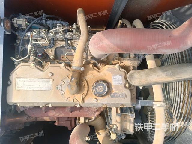 發(fā)動(dòng)機(jī)室（上車(chē)部件）