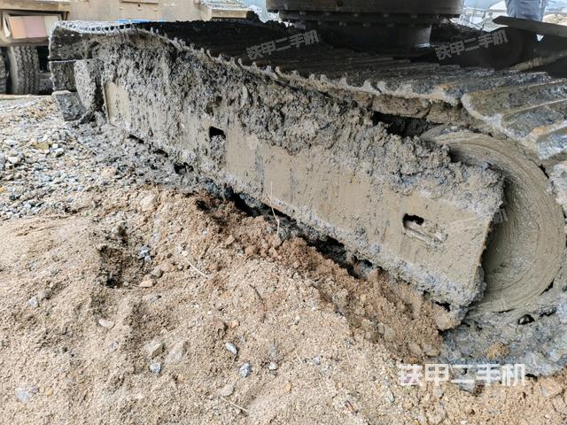 左驅(qū)動輪（行走機(jī)構(gòu)）