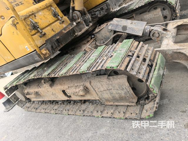 右側(cè)履帶整體?(行走機(jī)構(gòu)) 右側(cè)履帶整體?(行走機(jī)構(gòu))