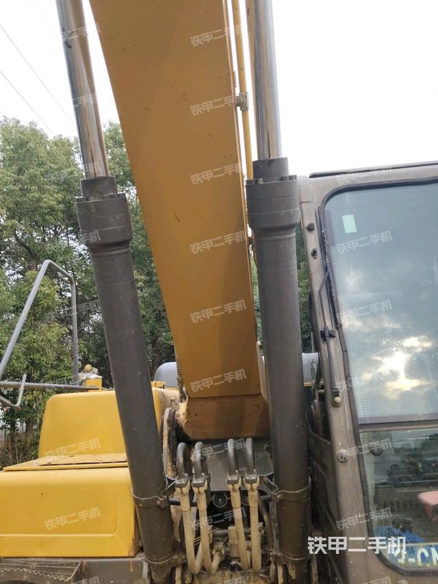 大臂油缸整體?豎拍（工作和回轉(zhuǎn)裝置）