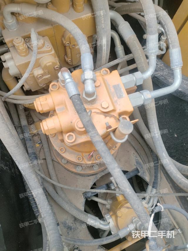 回轉(zhuǎn)馬達(dá)（上車部件）