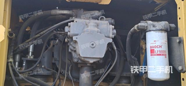液壓泵艙室正面整體(整機(jī)外觀) 液壓泵艙室正面整體(整機(jī)外觀)