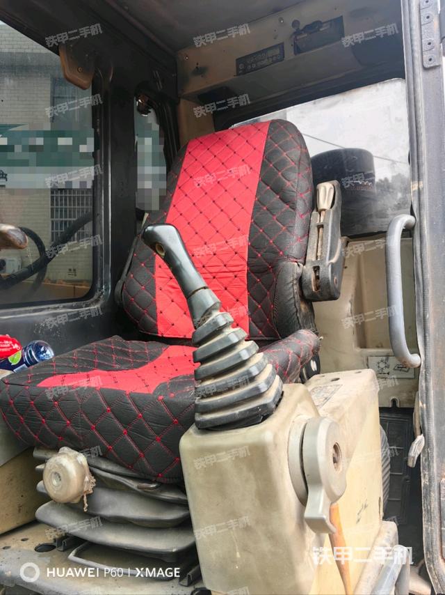 駕駛室整體（整機(jī)外觀）