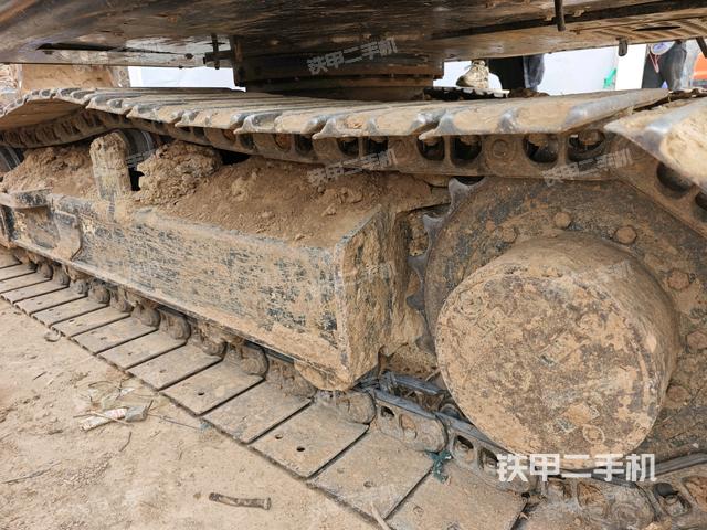 單側(cè)履帶整體（整機(jī)外觀）