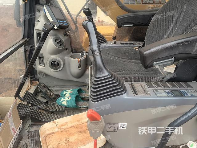 駕駛室整體（整機(jī)外觀）