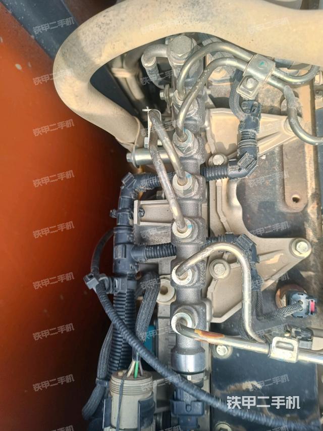 氣門(mén)室蓋螺絲特寫(xiě)（上車(chē)部件）