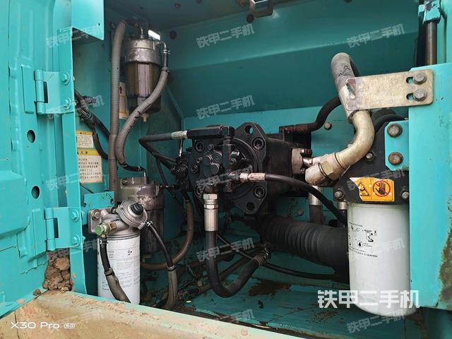 液壓泵艙室正面整體（整機(jī)外觀）