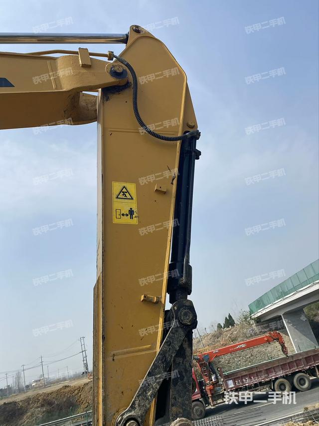 小臂整體右前(工作和回轉(zhuǎn)裝置) 小臂整體右前(工作和回轉(zhuǎn)裝置)