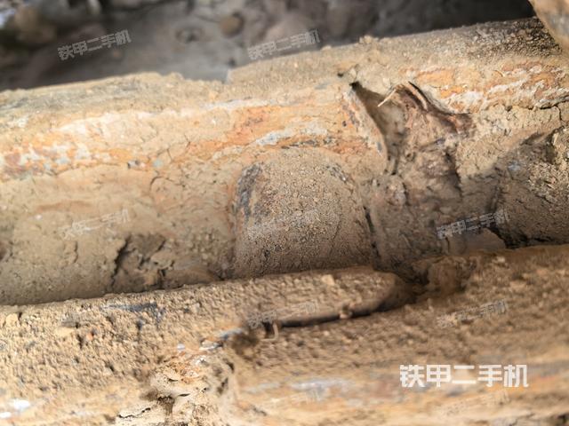 右驅(qū)動輪（行走機(jī)構(gòu)）