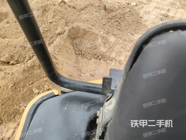 后窗玻璃角標(biāo)(駕駛室部分) 后窗玻璃角標(biāo)(駕駛室部分)