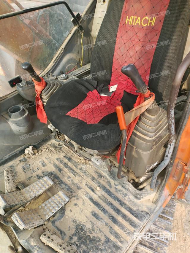 座椅左側(cè)控制臺(tái)/音響/含左手柄（駕駛室部分）