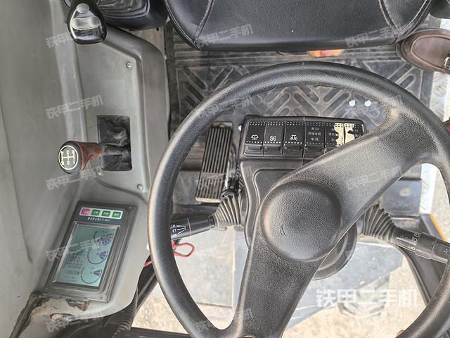 駕駛室整體（整機(jī)外觀）