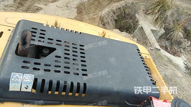 駕駛室頂部（整機外觀）