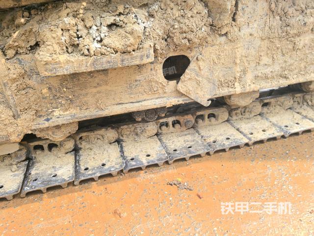 右側(cè)履帶整體?（行走機(jī)構(gòu)）