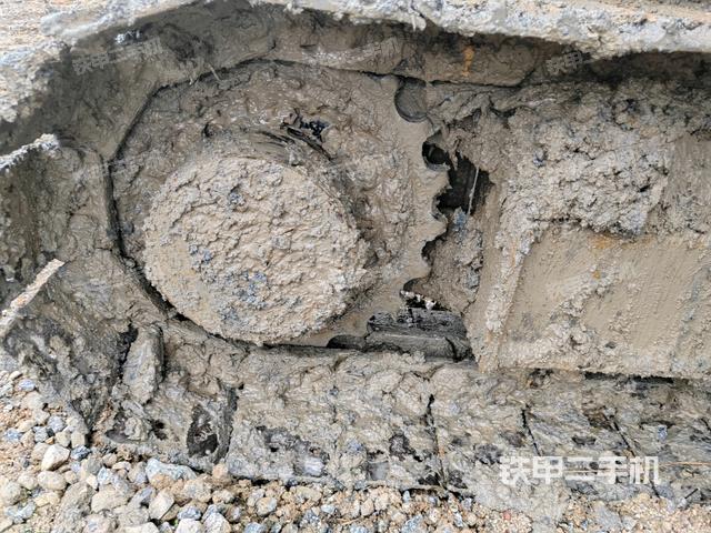 右側(cè)履帶整體?（行走機(jī)構(gòu)）