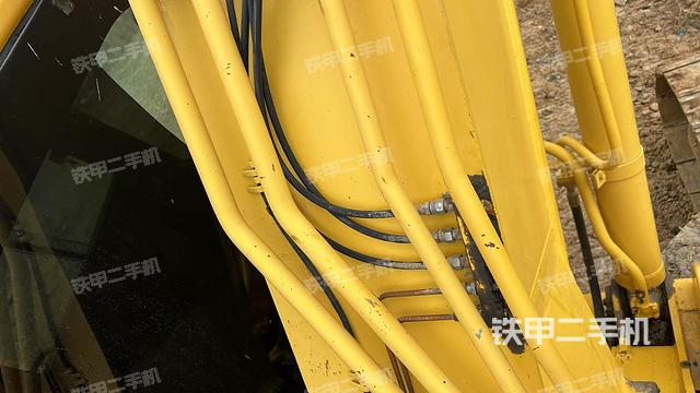 大臂背部俯視（工作和回轉(zhuǎn)裝置）