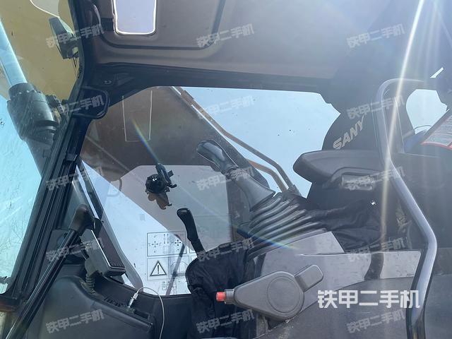 后窗玻璃角標(biāo)(駕駛室部分) 后窗玻璃角標(biāo)(駕駛室部分)