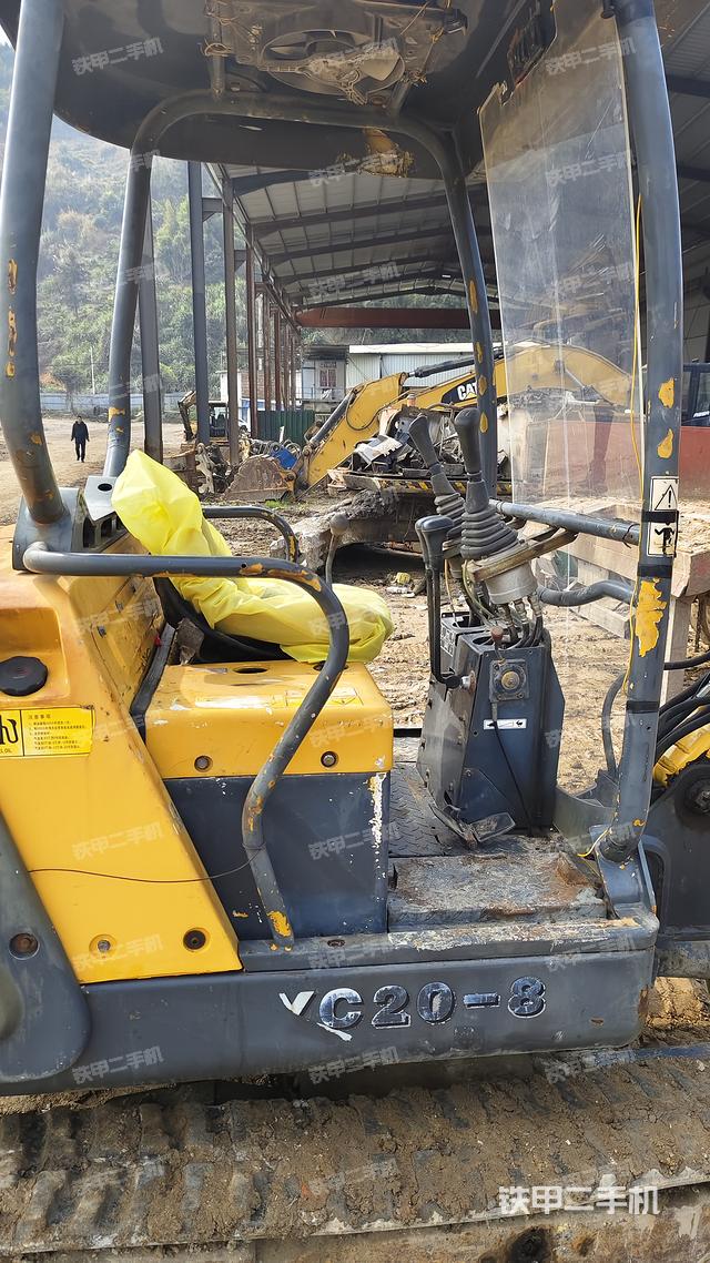 驾驶室整体（整机外观）