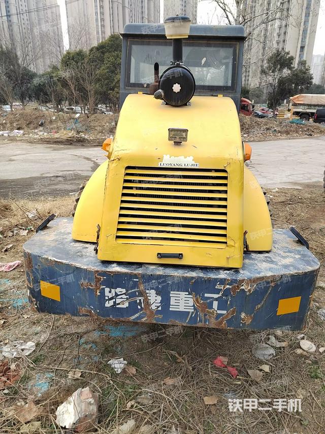 整機(jī)右側(cè)(設(shè)備外觀及核心部件) 整機(jī)右側(cè)(設(shè)備外觀及核心部件)