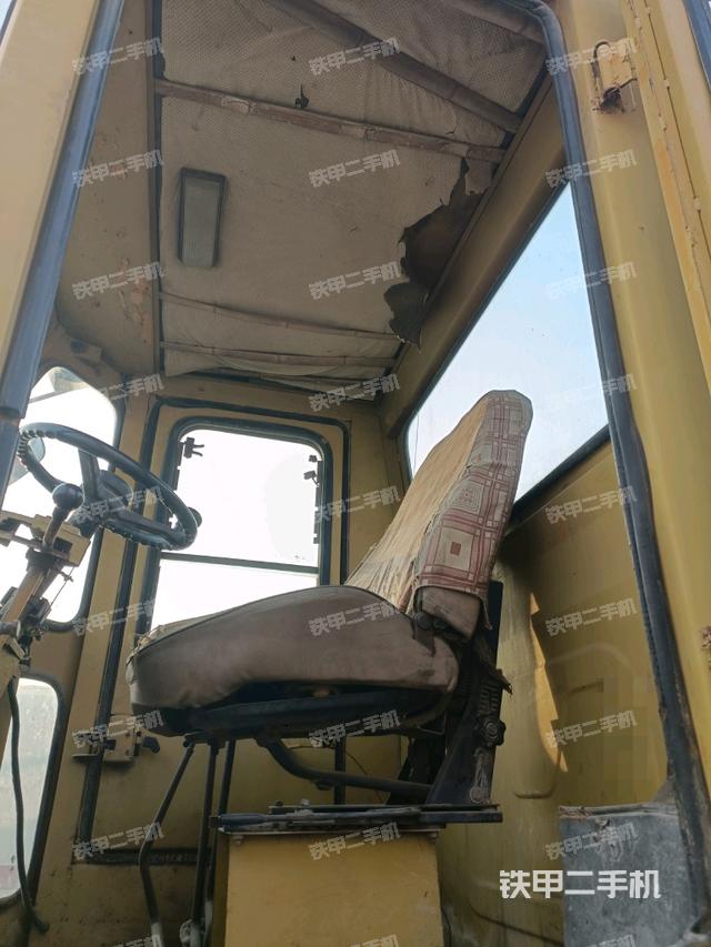 駕駛室工作臺(整機外觀及大件) 駕駛室工作臺(整機外觀及大件)