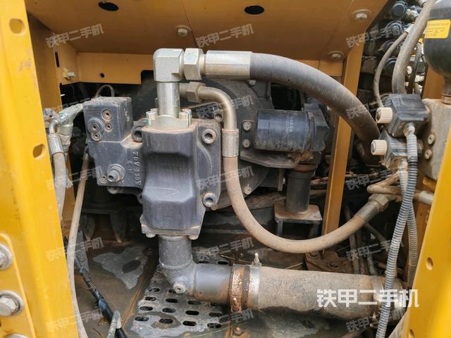 電瓶（大件艙室）