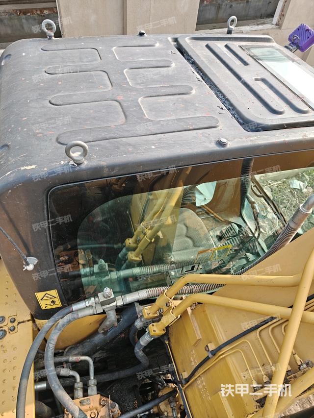 駕駛室頂部俯視(上車(chē)部件) 駕駛室頂部俯視(上車(chē)部件)