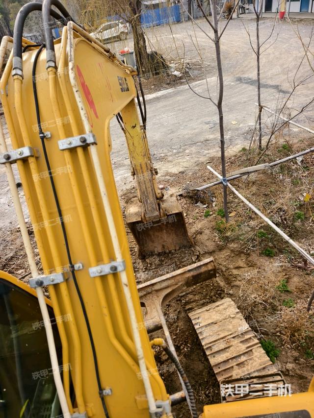 大臂背部俯視（工作和回轉(zhuǎn)裝置）