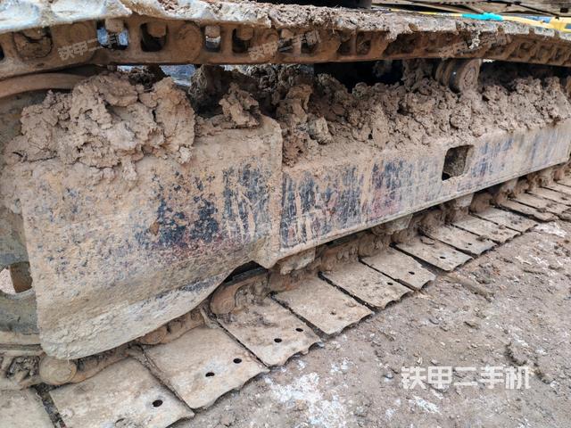 液壓泵艙室正面整體(整機(jī)外觀) 液壓泵艙室正面整體(整機(jī)外觀)
