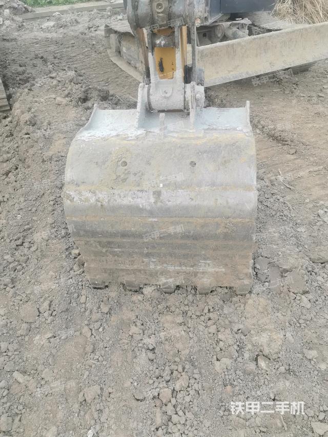 鏟斗右后整體（工作和回轉(zhuǎn)裝置）