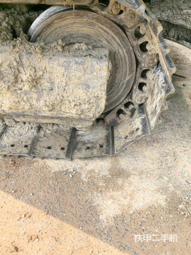 左驅(qū)動輪（行走機(jī)構(gòu)）