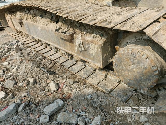 單側履帶整體(整機外觀) 單側履帶整體(整機外觀)