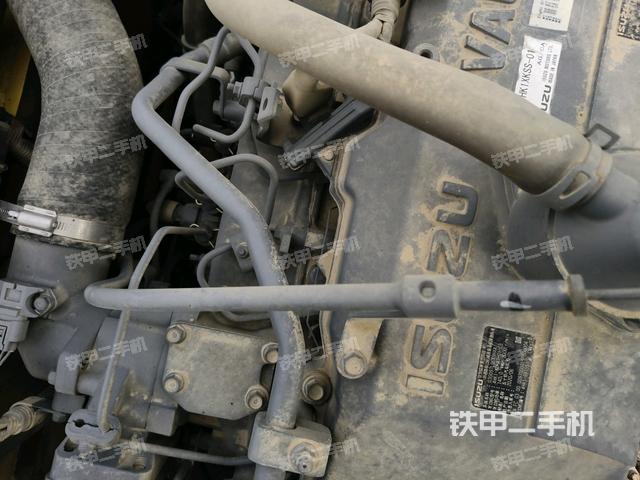 氣門(mén)室蓋螺絲特寫(xiě)(上車部件) 氣門(mén)室蓋螺絲特寫(xiě)(上車部件)