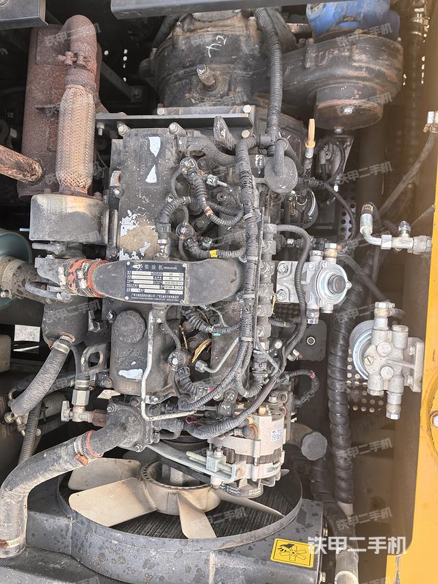 發(fā)動機(jī)整體俯視(整機(jī)外觀) 發(fā)動機(jī)整體俯視(整機(jī)外觀)