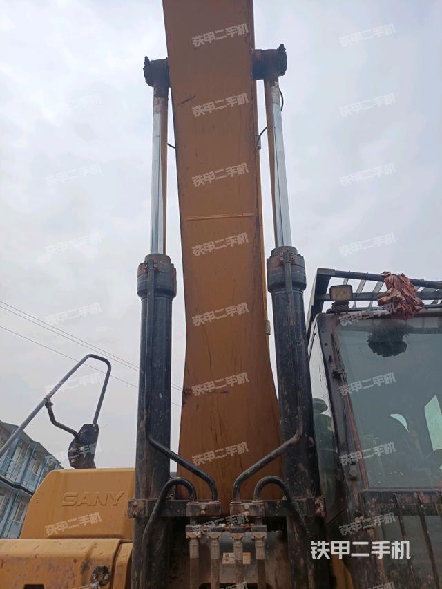 大臂油缸整體?豎拍（工作和回轉(zhuǎn)裝置）