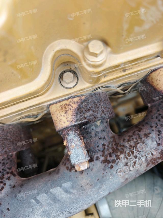 氣門室蓋螺絲特寫（上車部件）